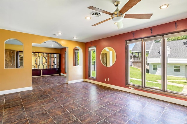 empty room with ceiling fan