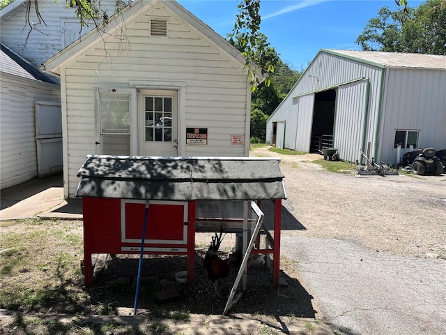 view of outbuilding