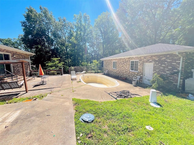 view of yard featuring a patio