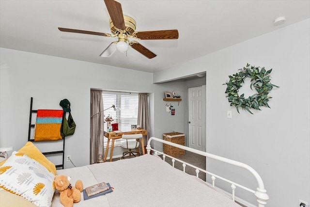 bedroom with ceiling fan