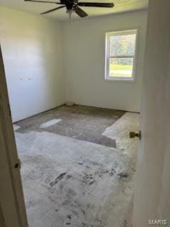 empty room featuring ceiling fan