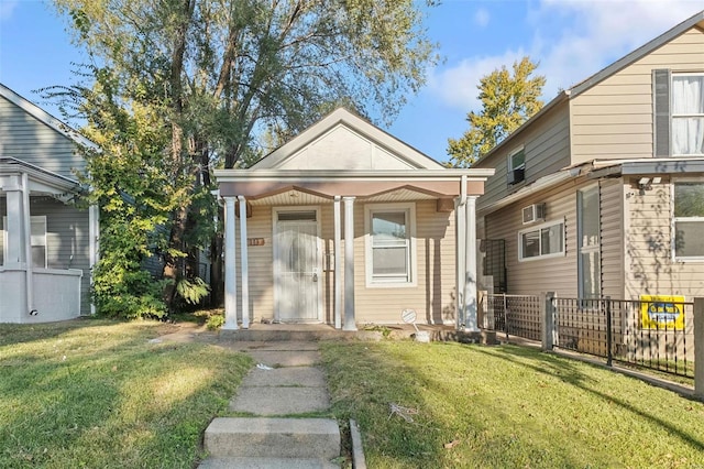 view of front of property with a front yard