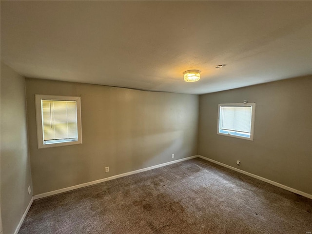 spare room with carpet flooring