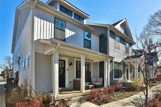 view of front of house featuring a porch