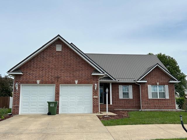 view of front of house featuring a garage