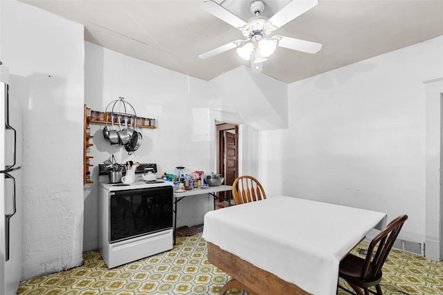 dining area with ceiling fan