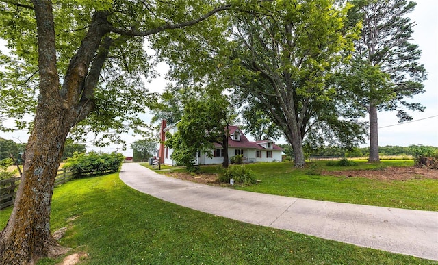 view of front of property with a front lawn