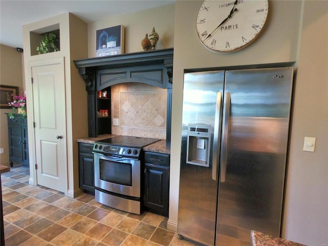 kitchen with decorative backsplash and stainless steel appliances