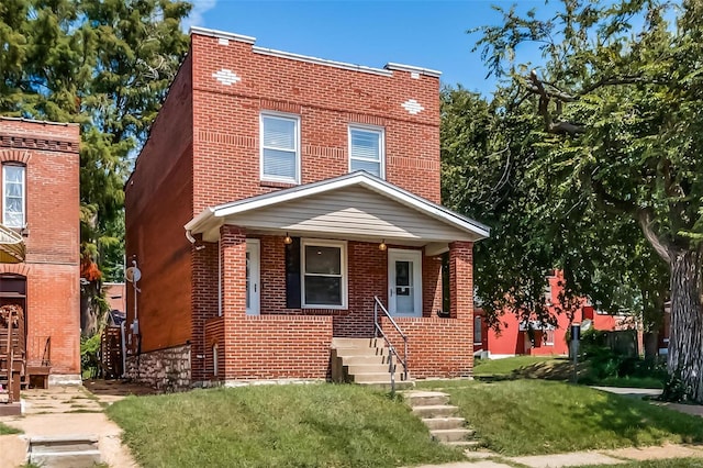 view of front of house featuring a front yard