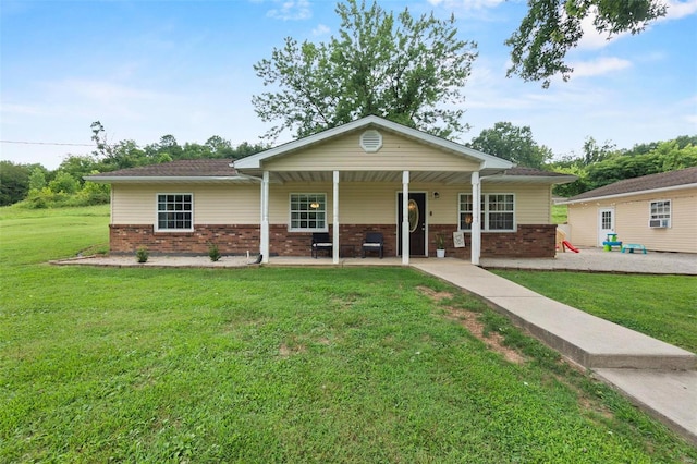 view of front of house with a front yard