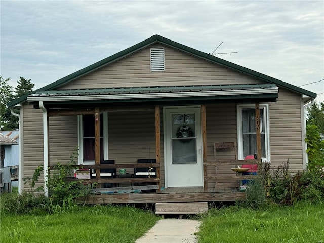 view of front of house with covered porch