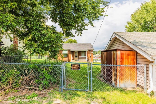 exterior space featuring a yard