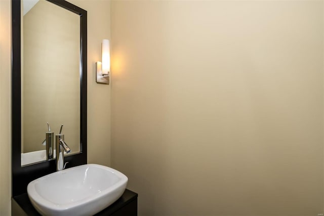 bathroom featuring sink