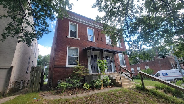 view of front of property with covered porch