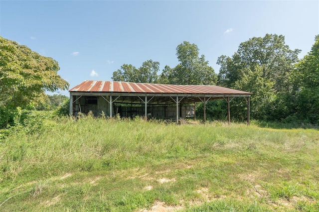 surrounding community with an outbuilding