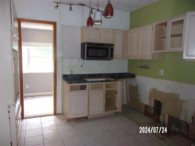 kitchen featuring light tile patterned floors