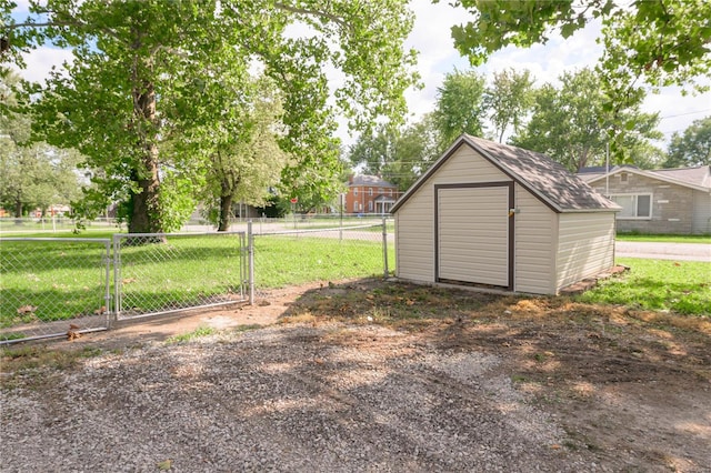 exterior space featuring a lawn