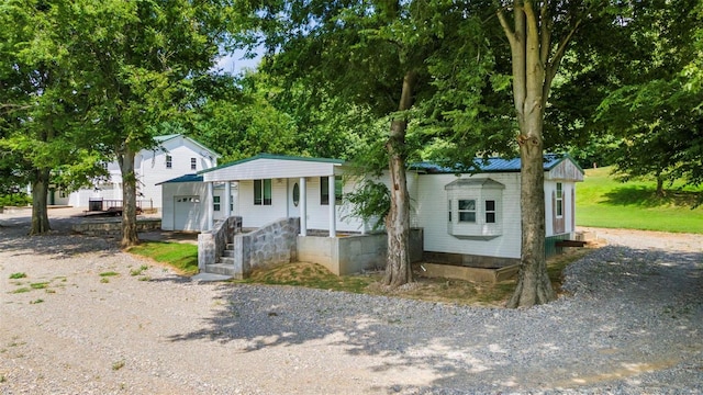 view of front facade with a garage