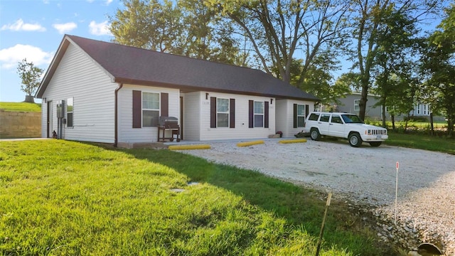 view of front of property with a front yard