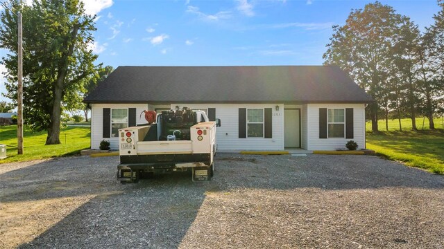 view of front of house featuring a front yard