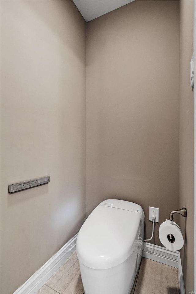 bathroom with baseboards