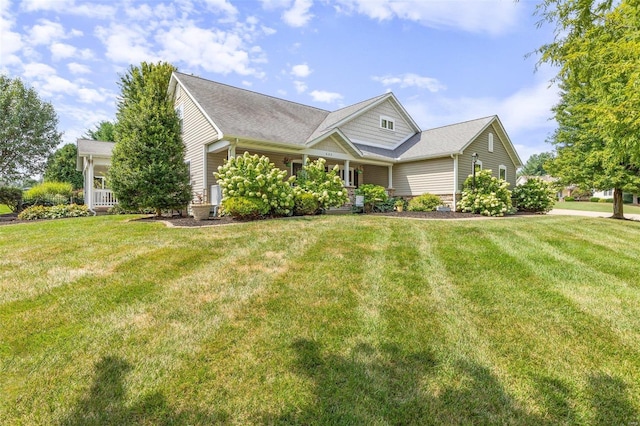 view of front facade with a front yard