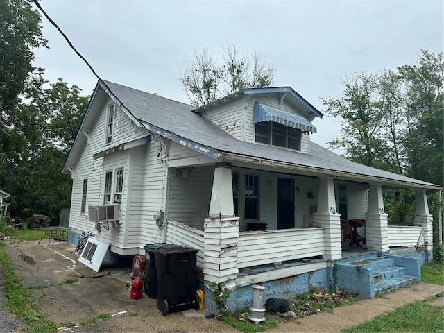 view of front of house with a porch