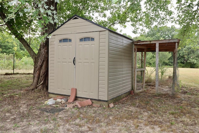 view of outbuilding