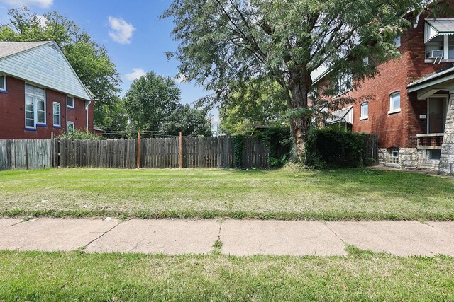 view of yard featuring cooling unit