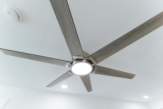 room details featuring ceiling fan