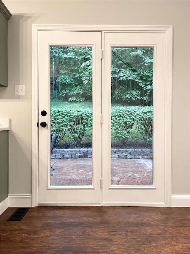 entryway featuring dark hardwood / wood-style floors