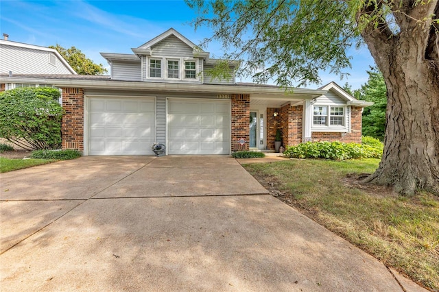 view of front facade featuring a garage