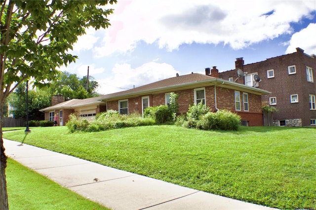 ranch-style house with a front yard