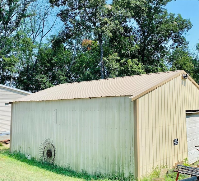 view of outbuilding