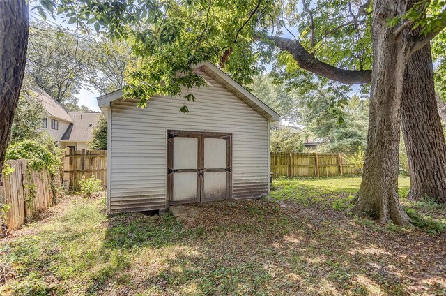 view of outbuilding