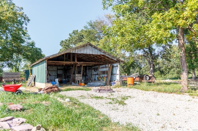 view of outbuilding