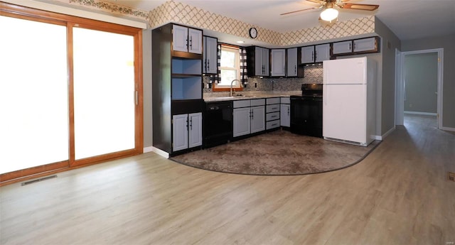 kitchen with black appliances, wood-type flooring, ceiling fan, and gray cabinetry