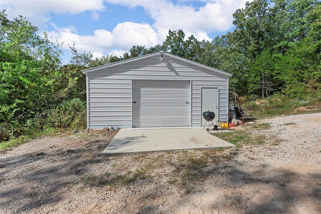 view of detached garage