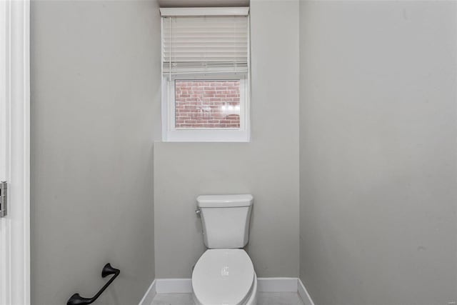 bathroom featuring toilet