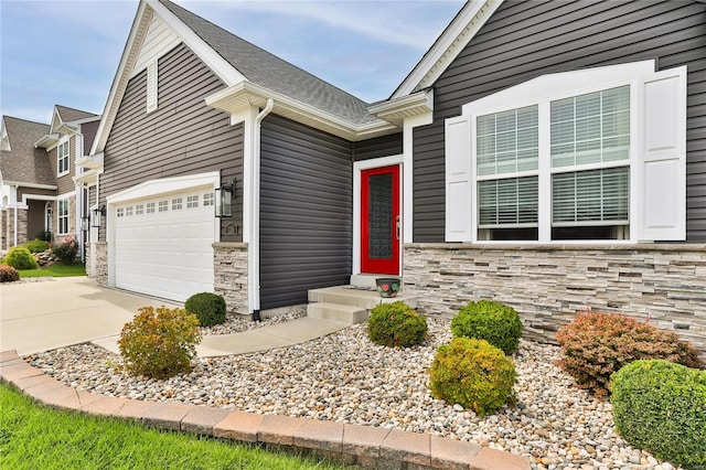 view of front of home featuring a garage