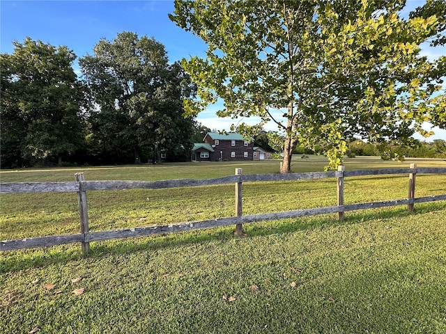 view of yard featuring a rural view