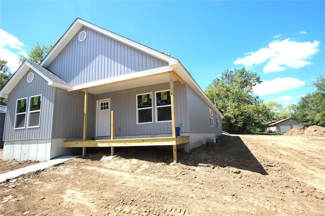 view of front of house featuring a porch