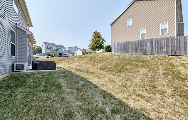 view of yard with a patio area