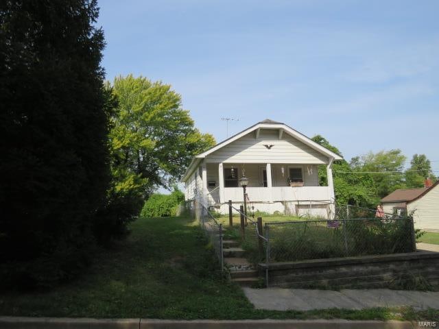 view of front of home with covered porch