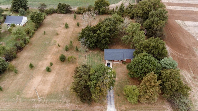 birds eye view of property featuring a rural view