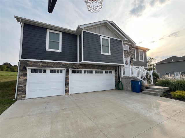 view of front of property featuring a garage