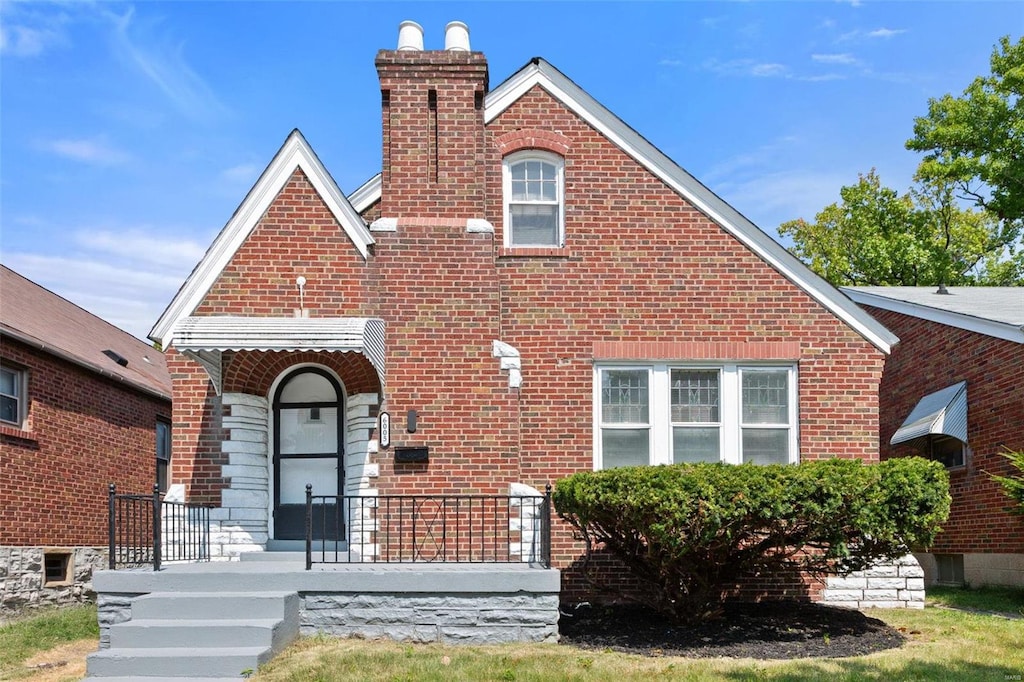 view of front of house