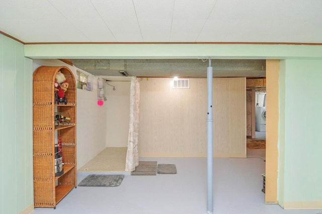 basement with washer / clothes dryer