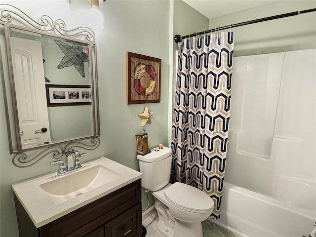 full bathroom with shower / bath combo with shower curtain, vanity, and toilet