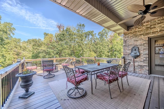 deck with ceiling fan